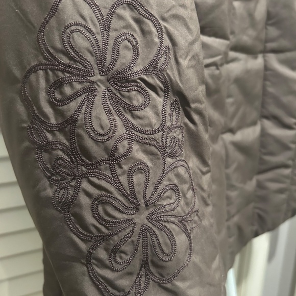 Sandy Elliott Embroidered Elbows Insulated Short Jacket Camo Design - Picture 5 of 6